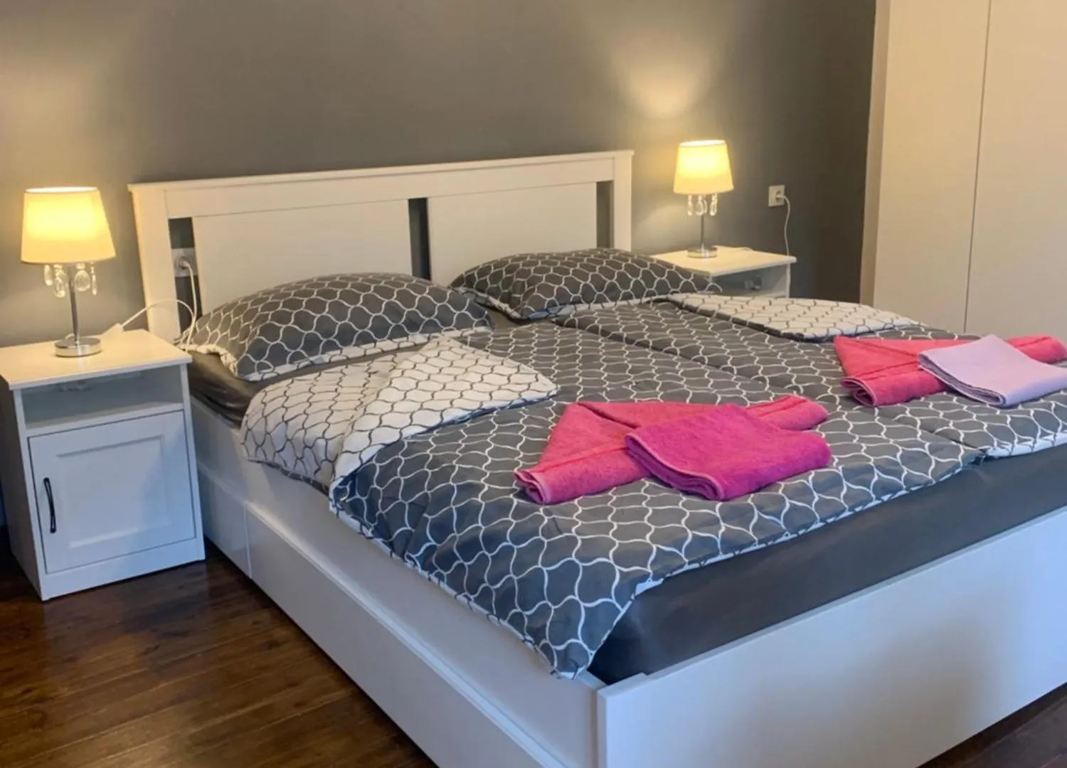 Villa Amazing,Full Privacy Holiday Home With Swimming Pool L & Hot Tub Praputnjak