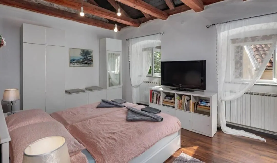 Villa Amazing,Full Privacy Holiday Home With Swimming Pool L & Hot Tub Praputnjak