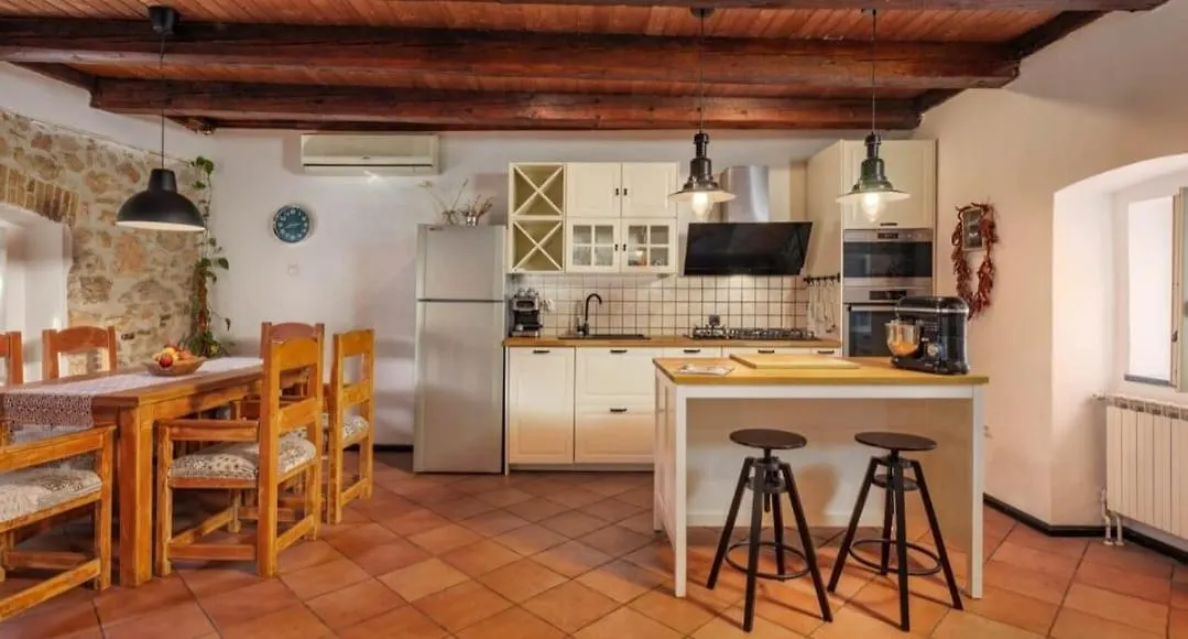 Villa Amazing,Full Privacy Holiday Home With Swimming Pool L & Hot Tub Praputnjak Kroatien