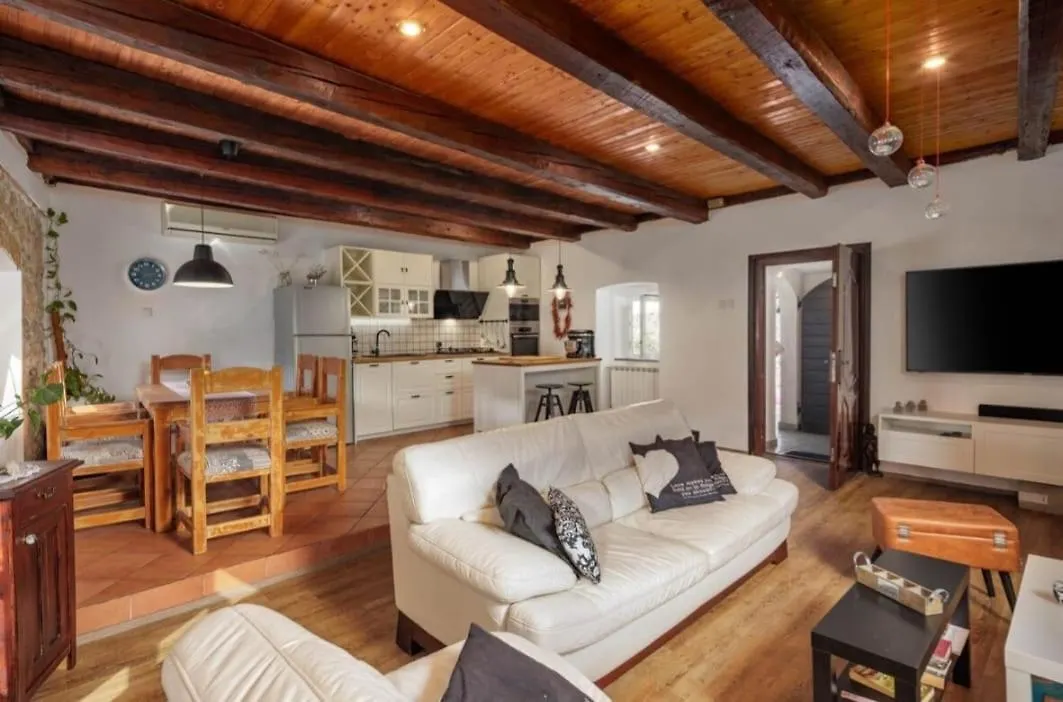 Amazing,Full Privacy Holiday Home With Swimming Pool L & Hot Tub Praputnjak Villa